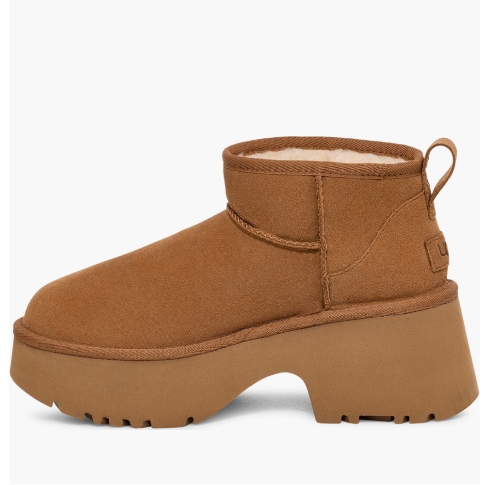 UGG®
Classic Ultra Mini New Heights Platform Boot - Picture 4 of 11